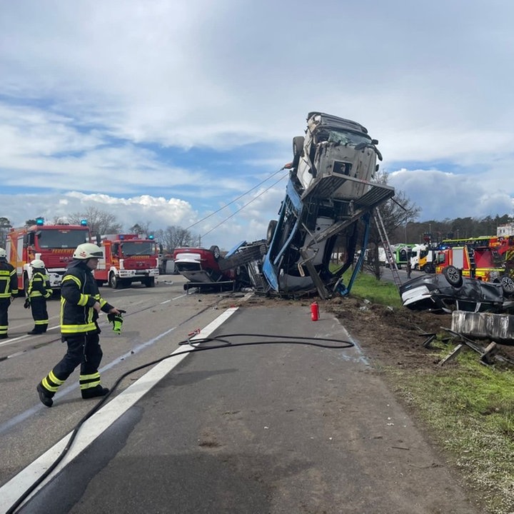 Hessen Am Morgen: ++ Frankfurt: Tödlicher S-Bahn-Unfall ++ Hr-Tatort ...