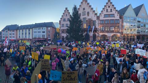 Schülerdemo auf dem Römerberg