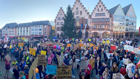 Schülerdemo auf dem Römerberg