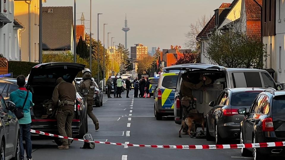 Zwei Schwerverletzte: SEK-Einsatz Nach Messerangriff In Oberursel ...