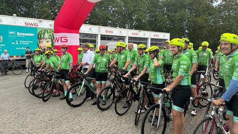 Um 9.45 Uhr ging die Benefiz-Radtour in Gießen los. 