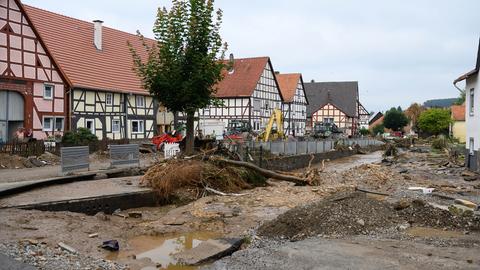 zerstörte Straße in Trendelburg-Gottsbüren