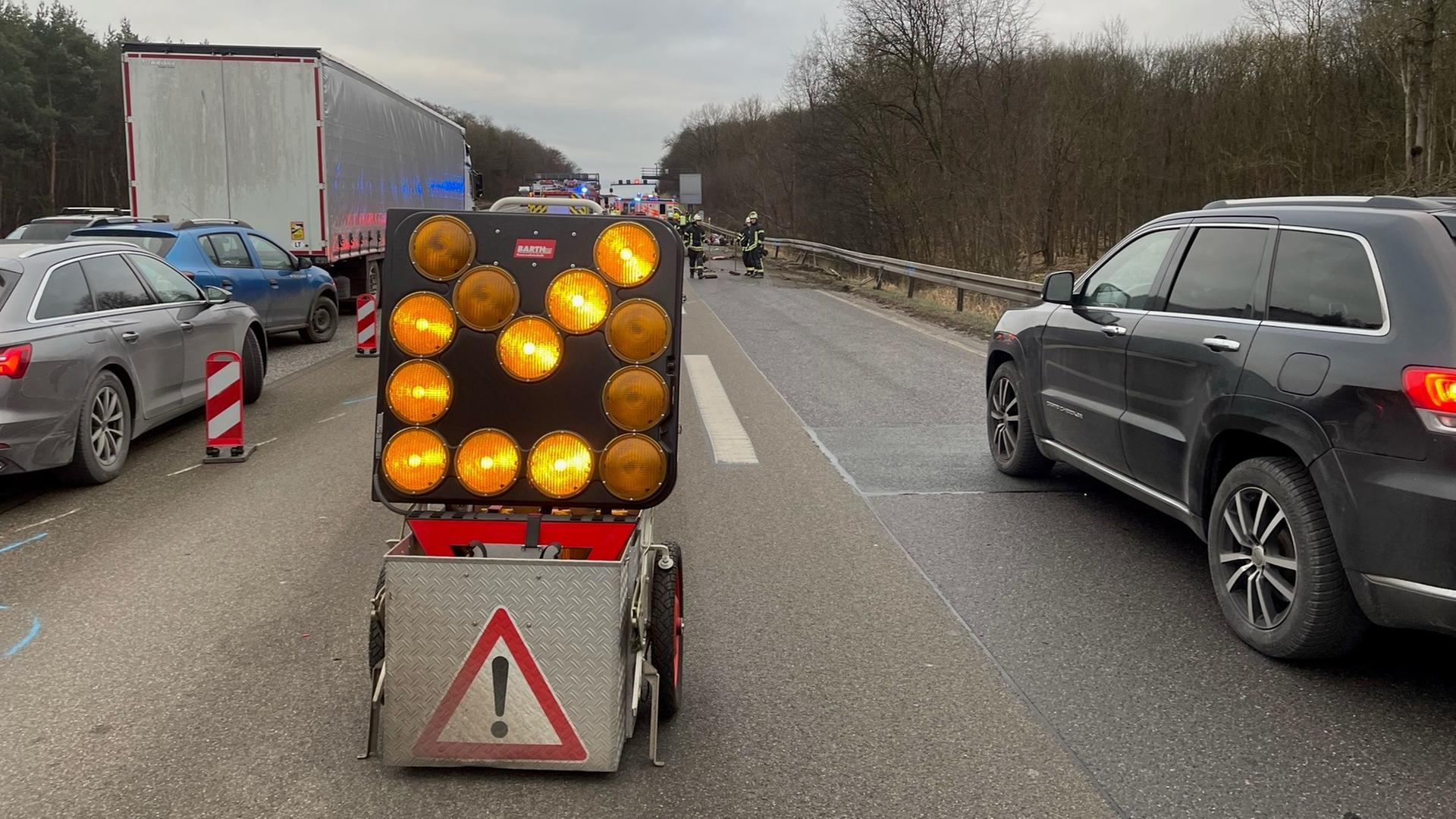 Bei Friedberg: Fünf Menschen Bei Unfall Auf A5 Schwer Verletzt ...