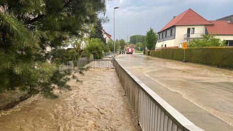 Wasser auf Straße