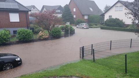 Starke Regenfälle in Reinhardshagen - Straßen unter Wasser