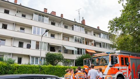 Rettungseinsatz am Mehrfamilienhaus in Wiesbaden