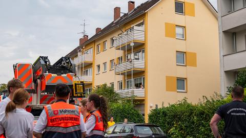 Rettungseinsatz am Mehrfamilienhaus in Wiesbaden