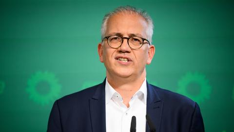 Tarek Al-Wazir will sich von seiner Partei für die Landesliste bei der Bundestagswahl nominieren lassen.