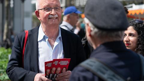 "Ich liebe Wahlkampf": Udo Bullmann auf der Frankfurter Konstablerwache