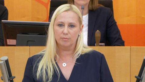 Familienministerin Diana Stolz im Landtag