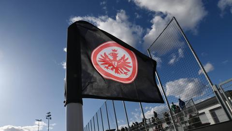 Fahne mit Wappen von Eintracht Frankfurt