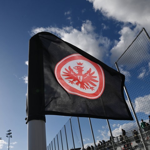 Fahne mit Wappen von Eintracht Frankfurt