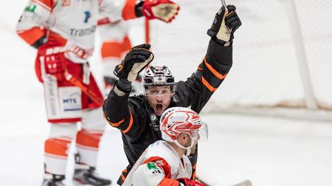 Löwen Frankfurt im Spiel gegen den EC Bad Nauheim