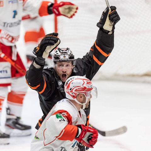 Löwen Frankfurt im Spiel gegen den EC Bad Nauheim