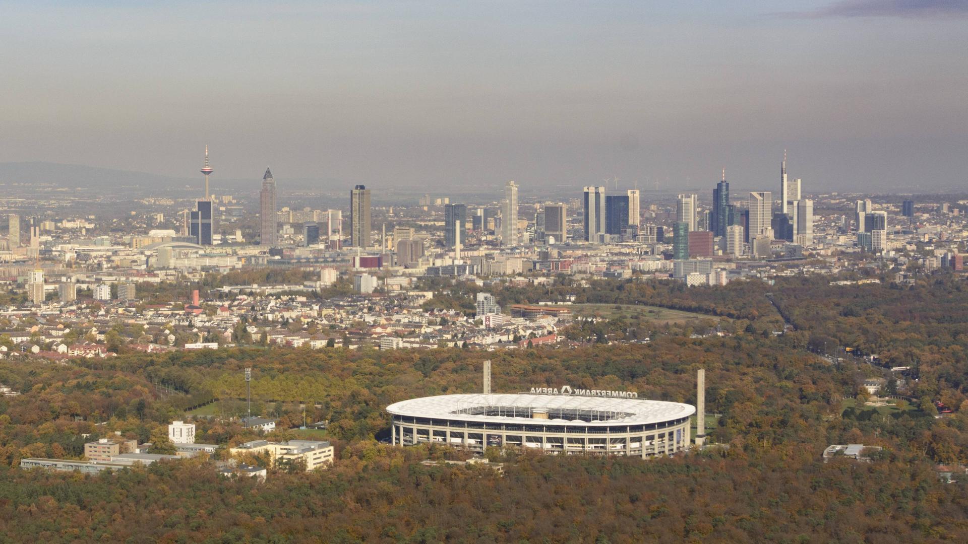 Frankfurter-Waldstadion-sein-amtlicher-Name-bleibt-ein-R-tsel