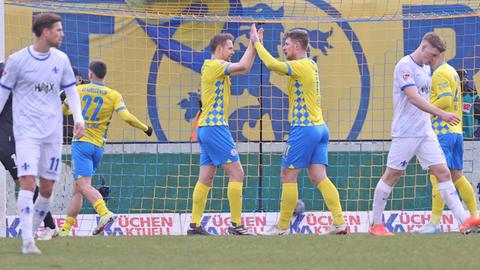 Geknickte Lilien in Braunschweig: Tobias Kempe (links) und Clemens Riedel (rechts).