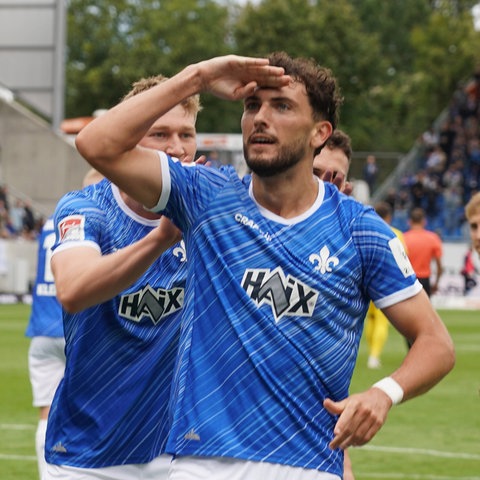 Fraser Hornby von Darmstadt 98 beim Torjubel