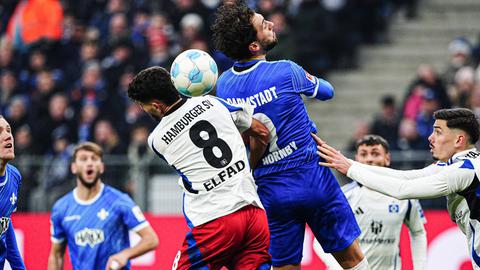 Kopfballduell/Luftzweikampf Daniel Elfadli (Hamburger SV, 08), Fraser Hornby (SV Darmstadt 98, 09)