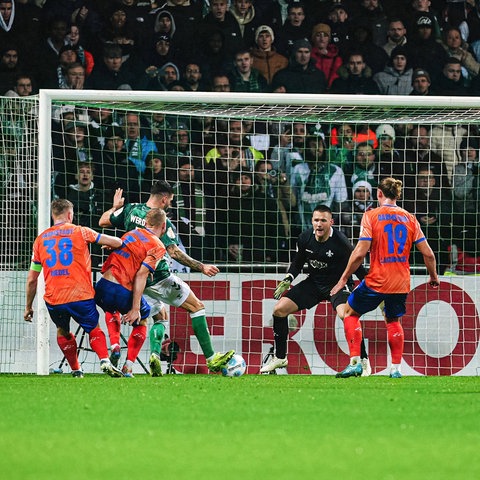 Werder Bremen trifft zum 1:0 gegen Darmstadt