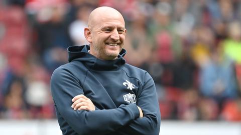 Lilien-Trainer Torsten Lieberknecht grinst