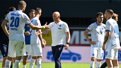 Erster Aufbauhelfer für seine Spieler: Lilien-Trainer Torsten Lieberknecht.