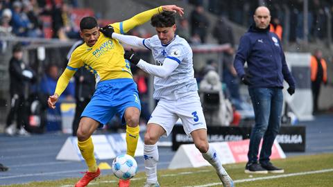 Guille Bueno von Darmstadt 98 im Spiel bei Eintracht Braunschweig