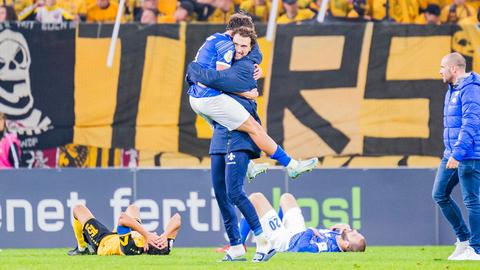 Nach dem Abpfiff in Dresden war bei den Lilien die Erleichterung groß.