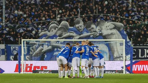 Darmstadts Spieler beim Spiel gegen den 1. FC Kaiserslautern.