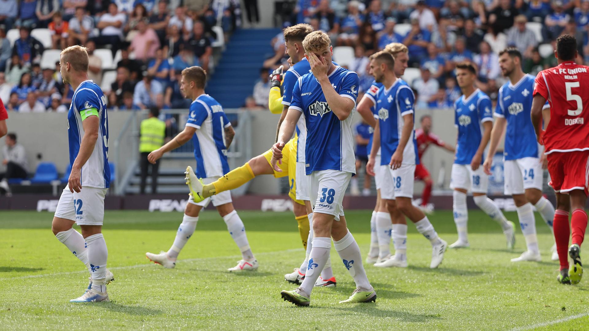 Trotz 70 Minuten Überzahl: Darmstadt 98 Ohne Chance Gegen Union Berlin ...