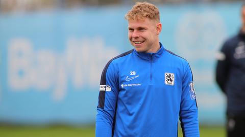 Kilian Ludewig im Trainingsanzug von 1860 München