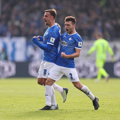 Die Lilien bejubeln den Ausgleichstreffer gegen Hertha.