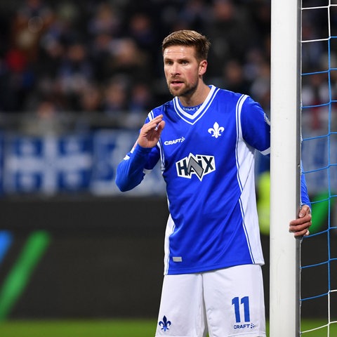 Tobias Kempe im blauen Trikot des SV Darmstadt 98.