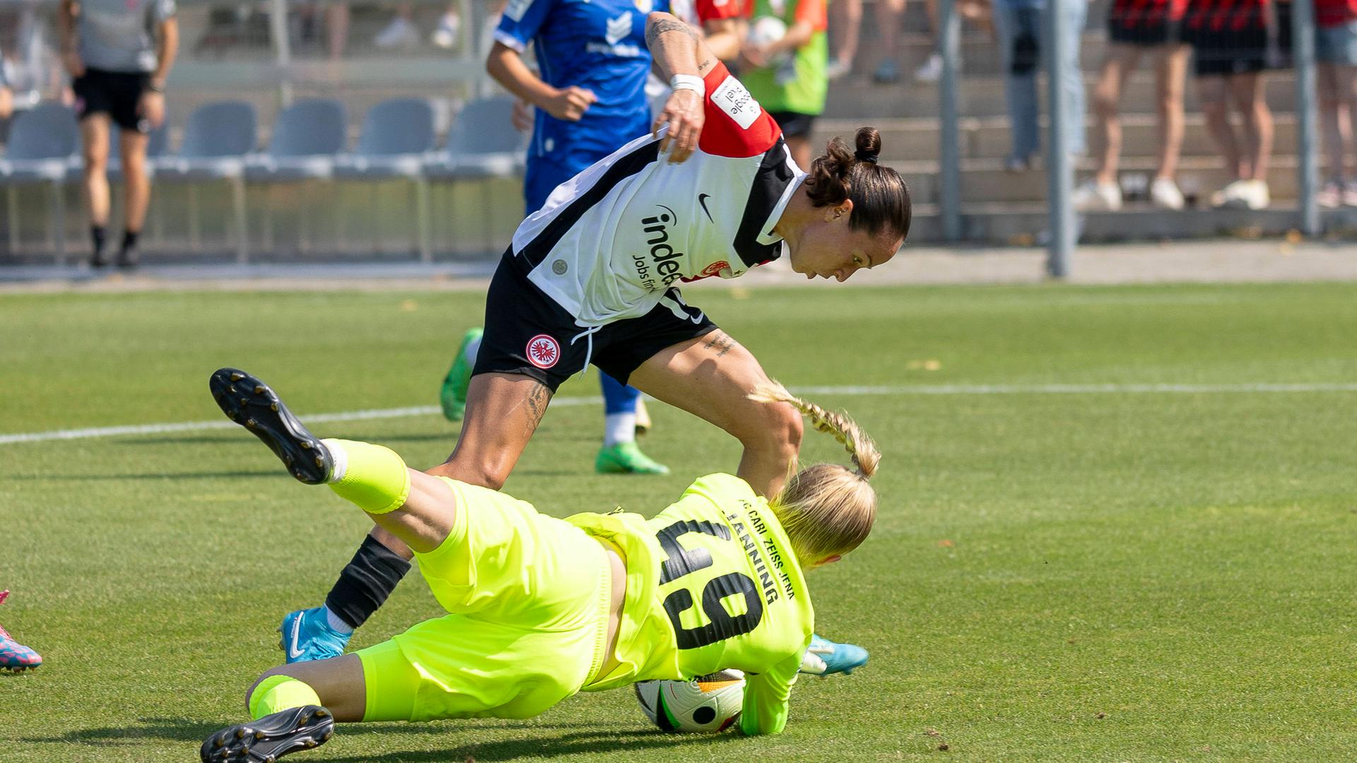 Eintracht Frankfurt Frauen Schlagen Jena: Warmlaufen Für Die Champions ...