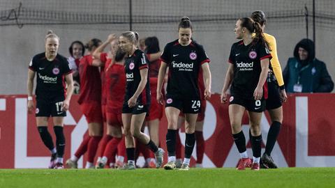 Kollektiver Frust: Die Eintracht verliert in München.