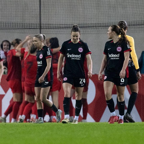 Kollektiver Frust: Die Eintracht verliert in München.