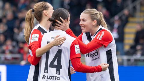 Lara Prasnikar, Geraldine Reuteler und Laura Freigang hatten gegen Köln viel Grund zu Freude.