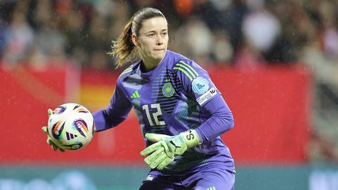 Stina Johannes von Eintracht Frankfurt hofft auf den Platz im DFB-Tor bei der EM.