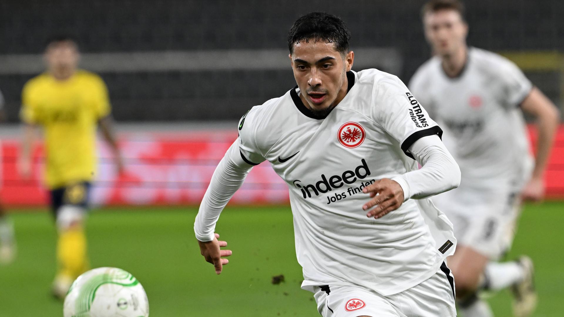 Carlos salcedo joins eintracht frankfurt - viola nation