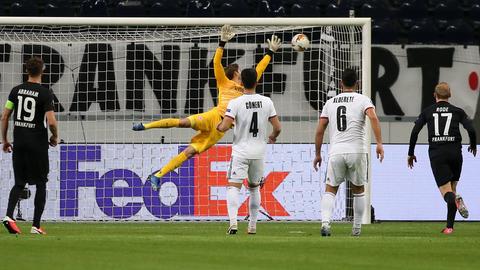 Szene aus der Partie Eintracht gegen Basel