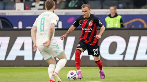 Steht vor seinem 100. Pflichtspiel für die Eintracht: Mario Götze (rechts).