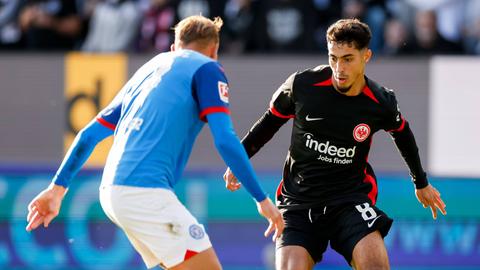 Fares Chaibi (rechts) im Hinspiel gegen Holstein Kiel.