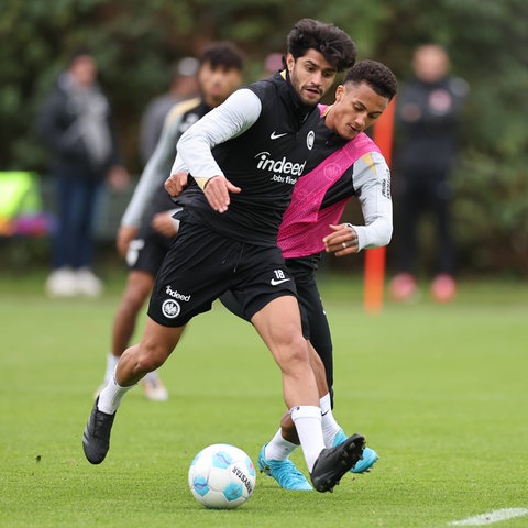 Ballsicher: Mo Dahoud (links) im Training gegen Tuta.