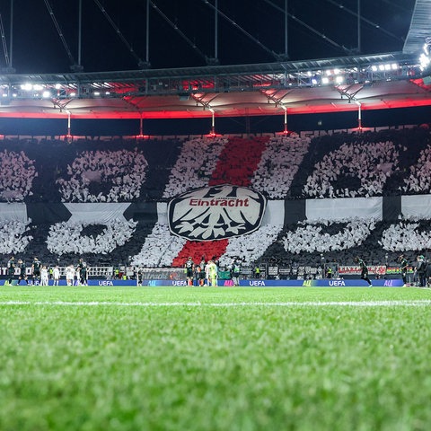 Die Eintracht-Fans zelebrieren Europa-Spiele - auch wieder mit Choreos.