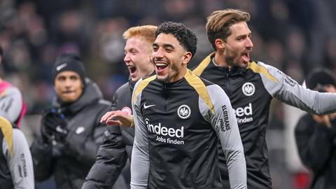 Genießt die Zeit mit seinen Eintracht-Kameraden sichtlich: Omar Marmoush.