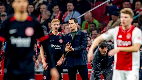 Der Plan von Eintracht-Trainer Dino Toppmöller in Amsterdam ging auf.