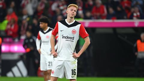 Frust nach dem 0:4 bei Hugo Larsson und der ganzen Eintracht 