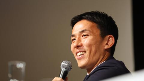Makoto Hasebe lachte viel bei seiner letzten großen Pressekonferenz
