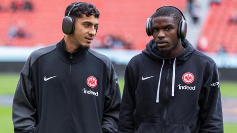 Chaibi und Nkounkou von Eintracht Frankfurt 