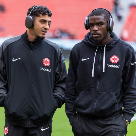 Chaibi und Nkounkou von Eintracht Frankfurt 