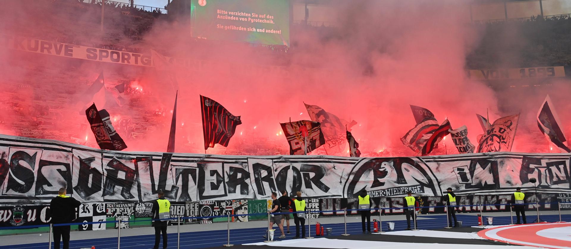 DFB Greift Durch: Eintracht Frankfurt Zahlt Rekordstrafe Wegen Pyro ...